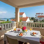 Apartman Bella Vista -one Bedroom With Terrace And Sea View A2